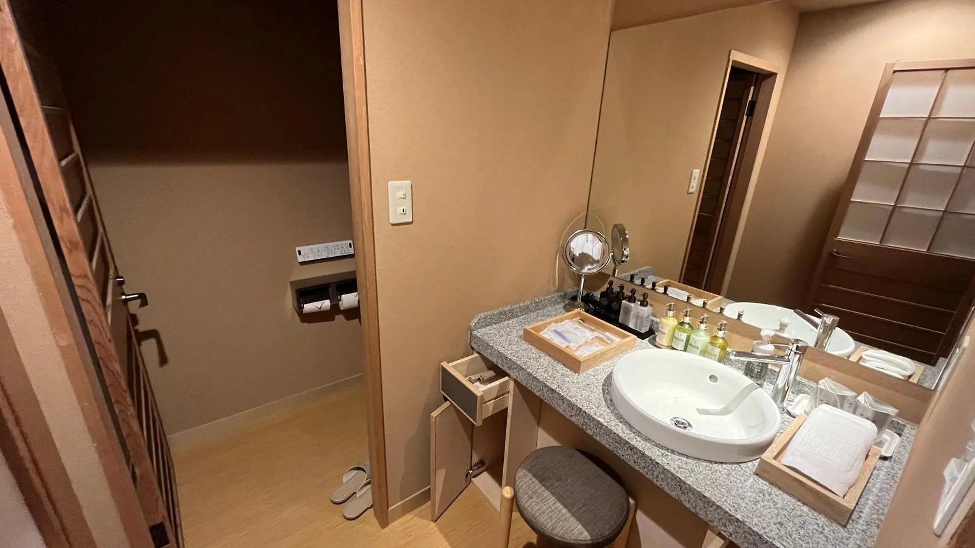 Ryokan Kuriya Suizan Hotel Sapporo