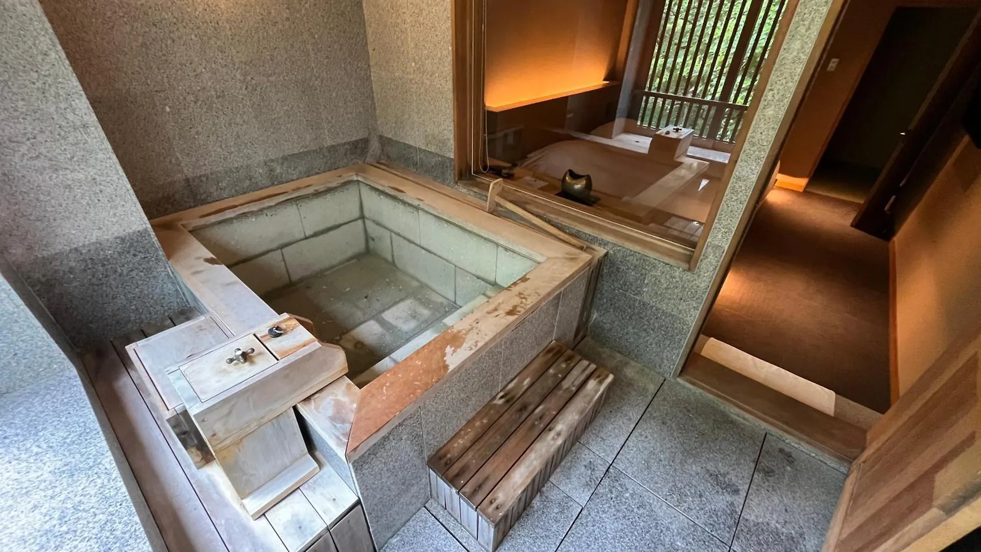 Kuriya Suizan Hotel Sapporo Ryokan